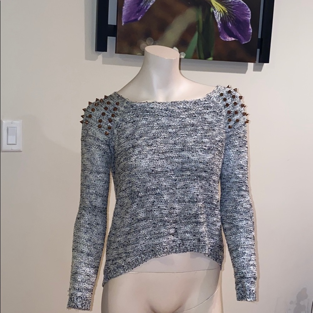 Shiny black & white sweater